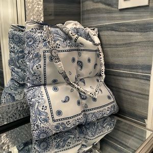 Bandana puffer tote